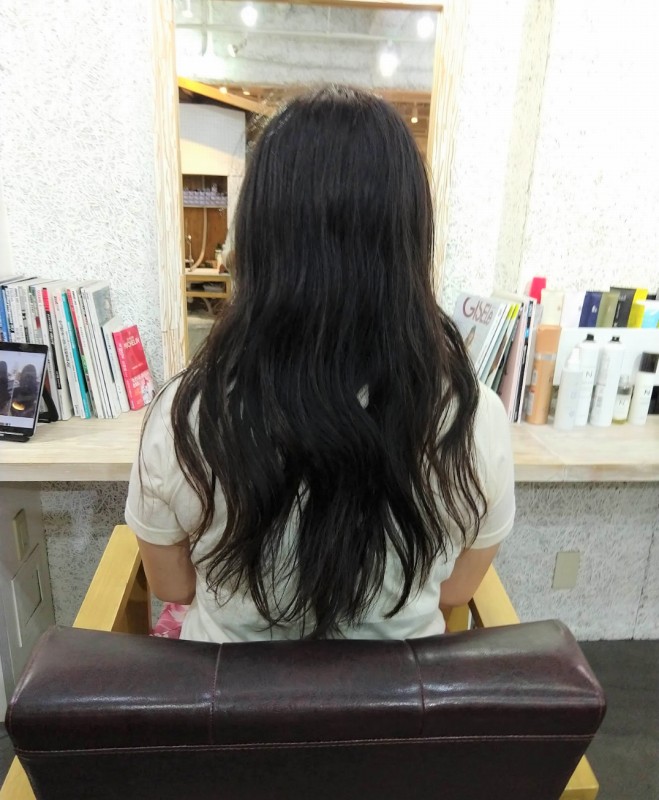 30ｃｍのヘアドネーションをするために伸ばした髪